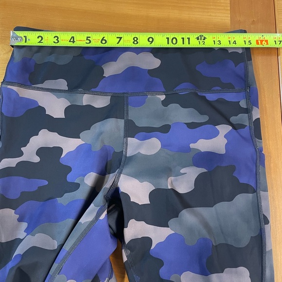 Athleta Ultimate Stash Printed 7/8 Tight large - Picture 13 of 14